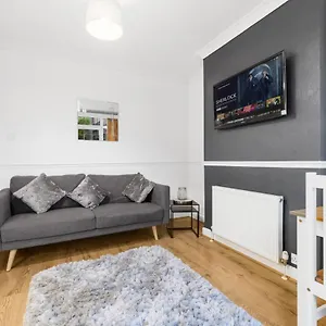 Spacious 4 Bedroom House Located Near Nec, Bhx & Hs2 Holiday home